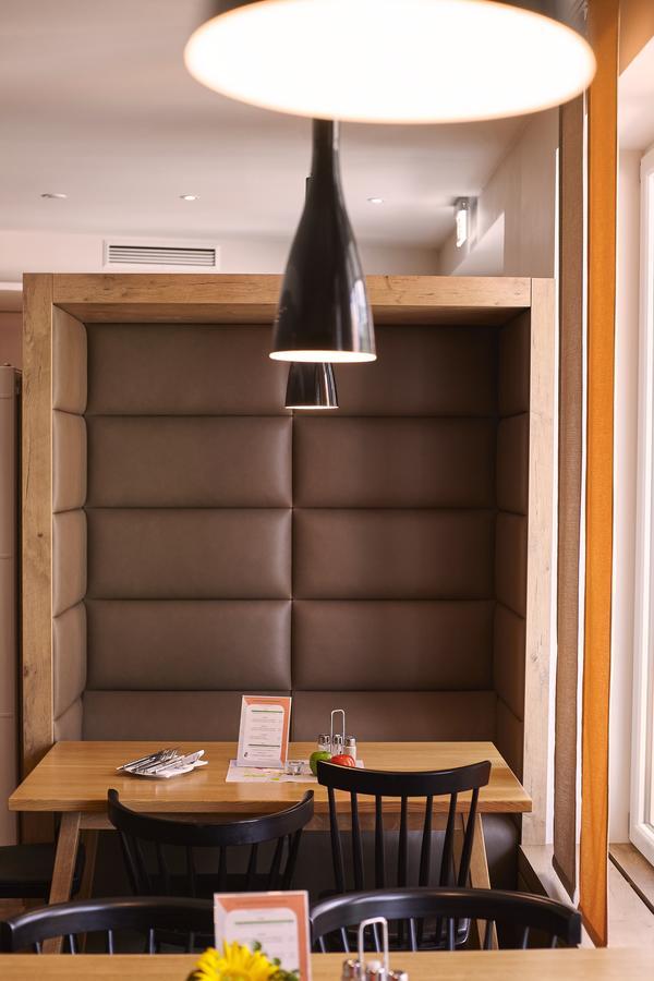 Hotel Goll Pforzheim-Niefern ภายนอก รูปภาพ